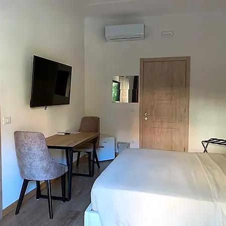 Crocevia 3* ترييستي